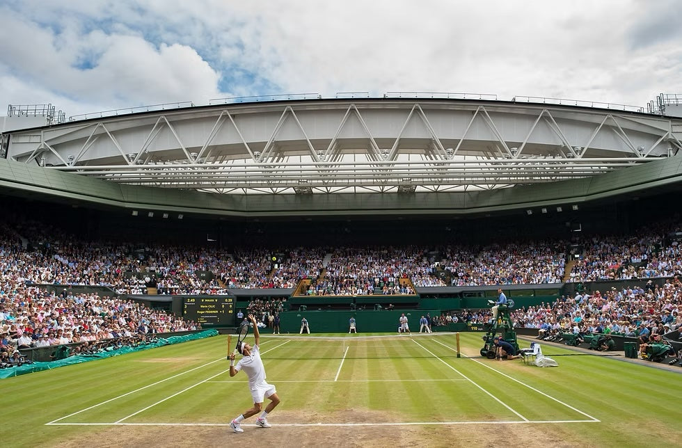 Wimbledon – Warum der heilige Rasen auch für Hobbyspieler aus Zürich spannend ist (und du jetzt weisse Klamotten brauchst)