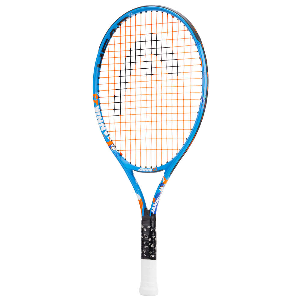 Jannik, 23 ans, raquette de tennis enfant