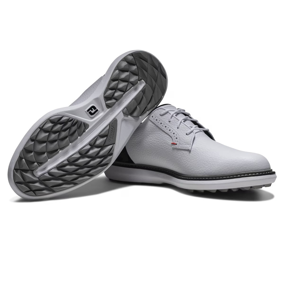 Traditional men's golf shoe