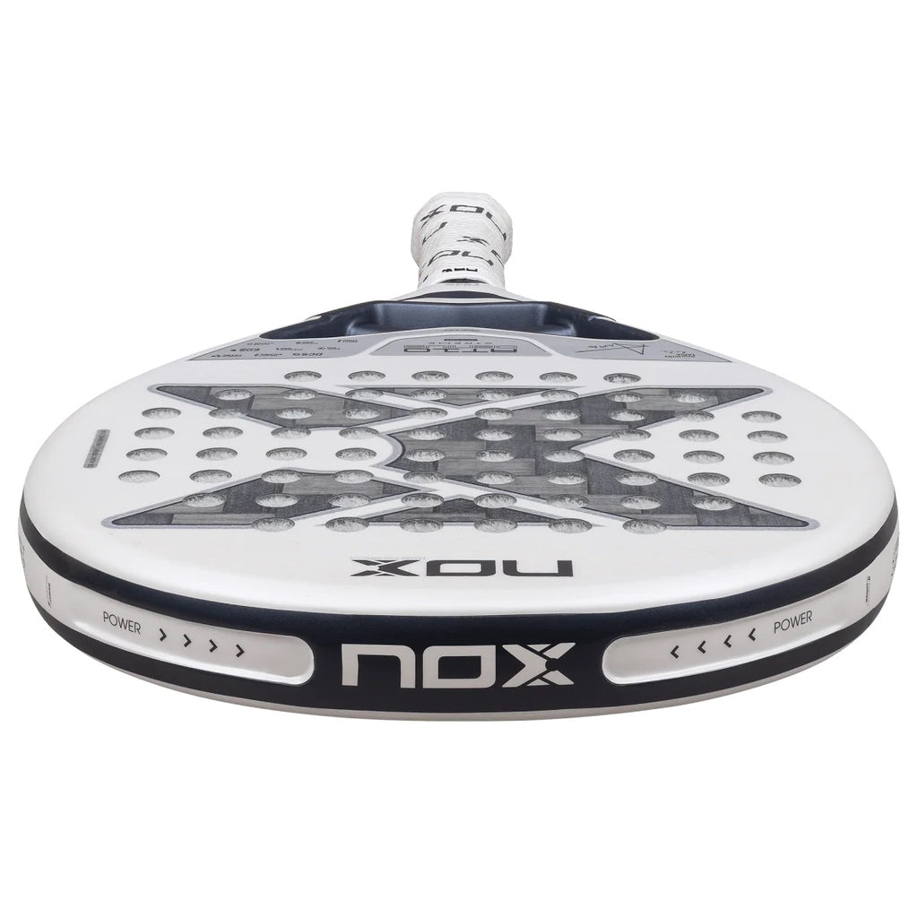 Raquette de padel AT10 Genius 12K Alum XTREM LITE 2026 par Agustin Tapia