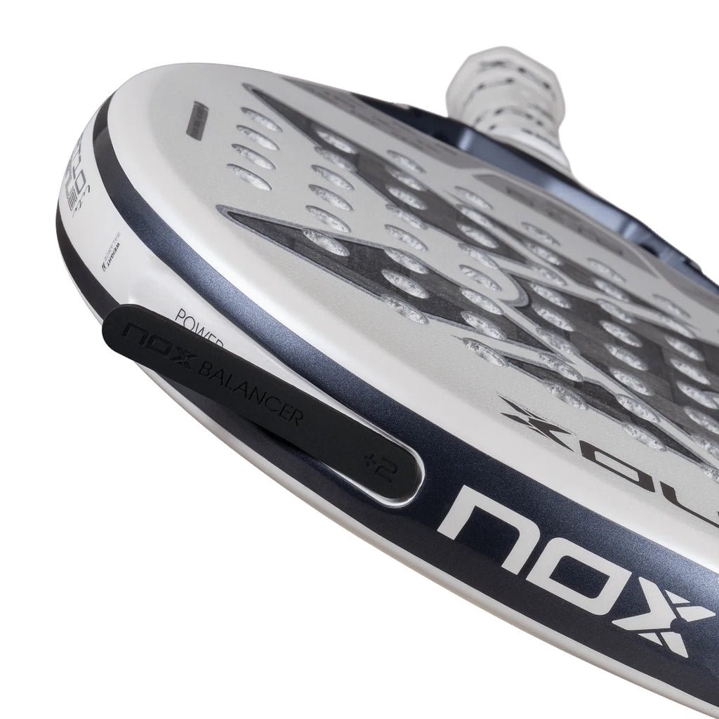 Raquette de padel AT10 Genius 12K Alum XTREM LITE 2026 par Agustin Tapia